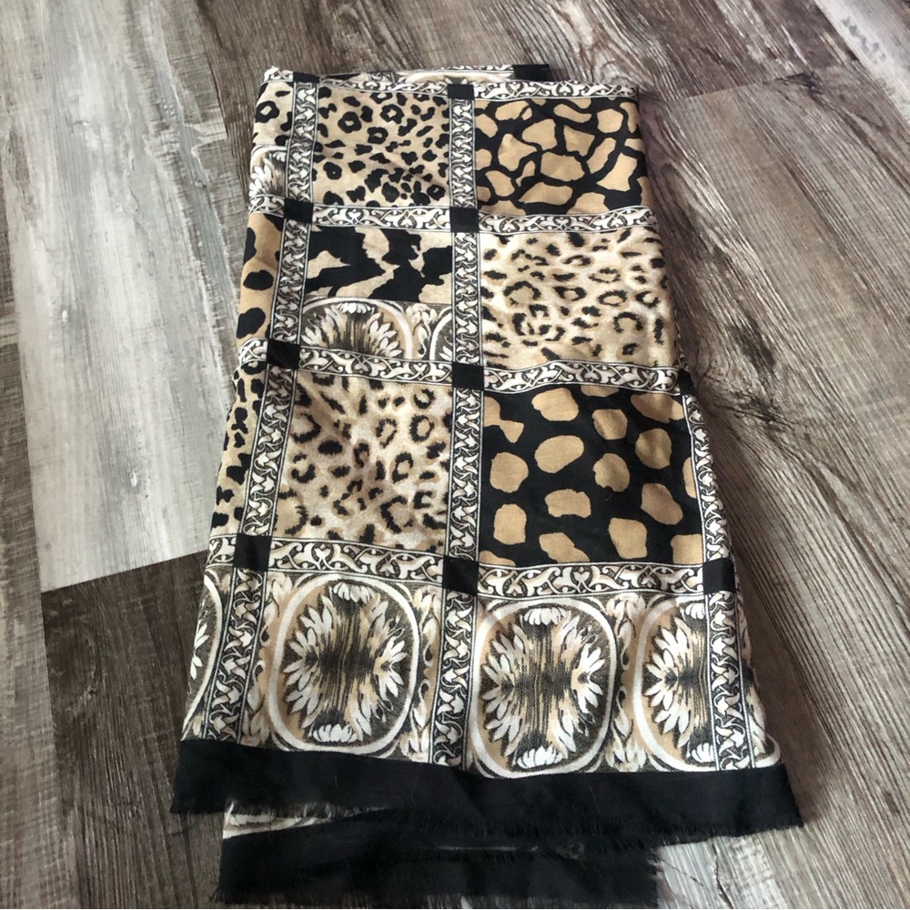 A. Brod animal print square pattern scarf one size